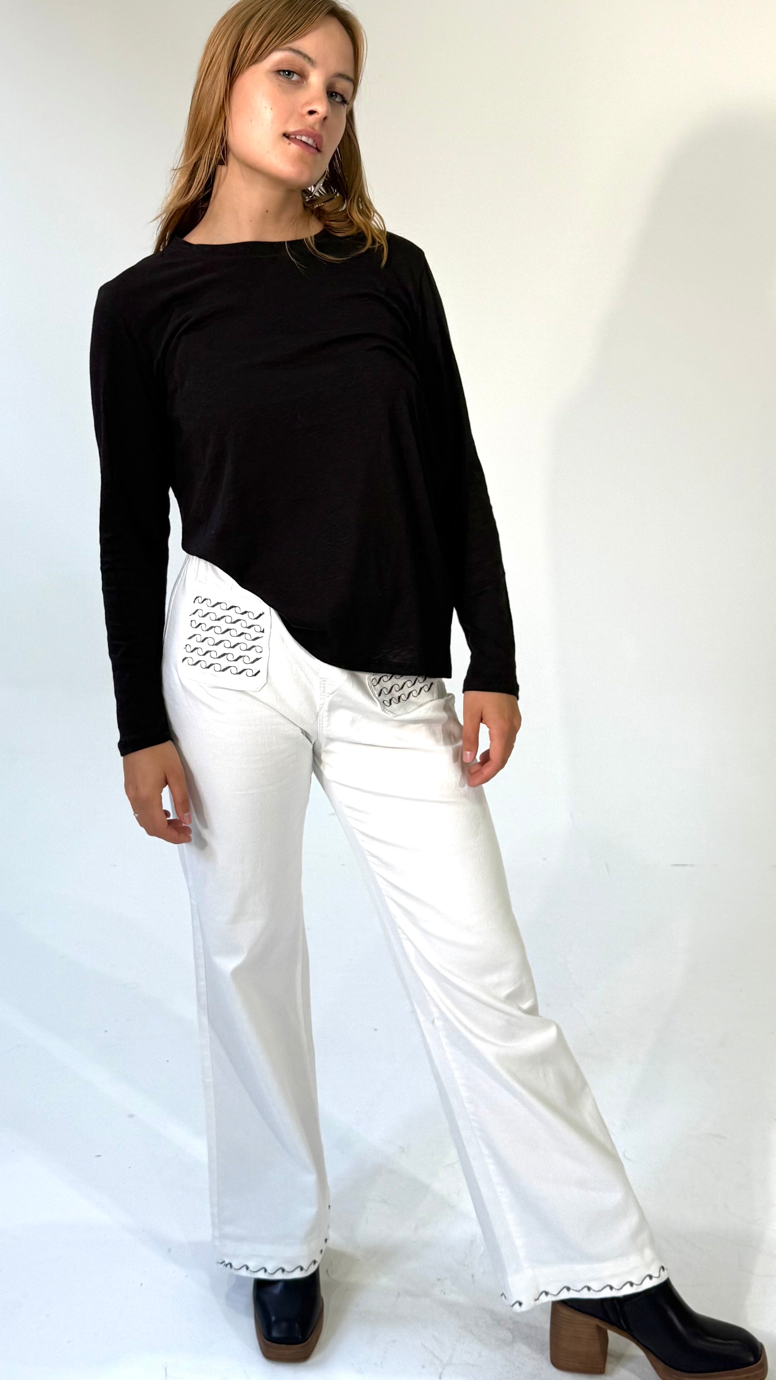 Low Rise White Wide Leg Pants with 4 Embroidered Pockets and  Embroidered Hemline