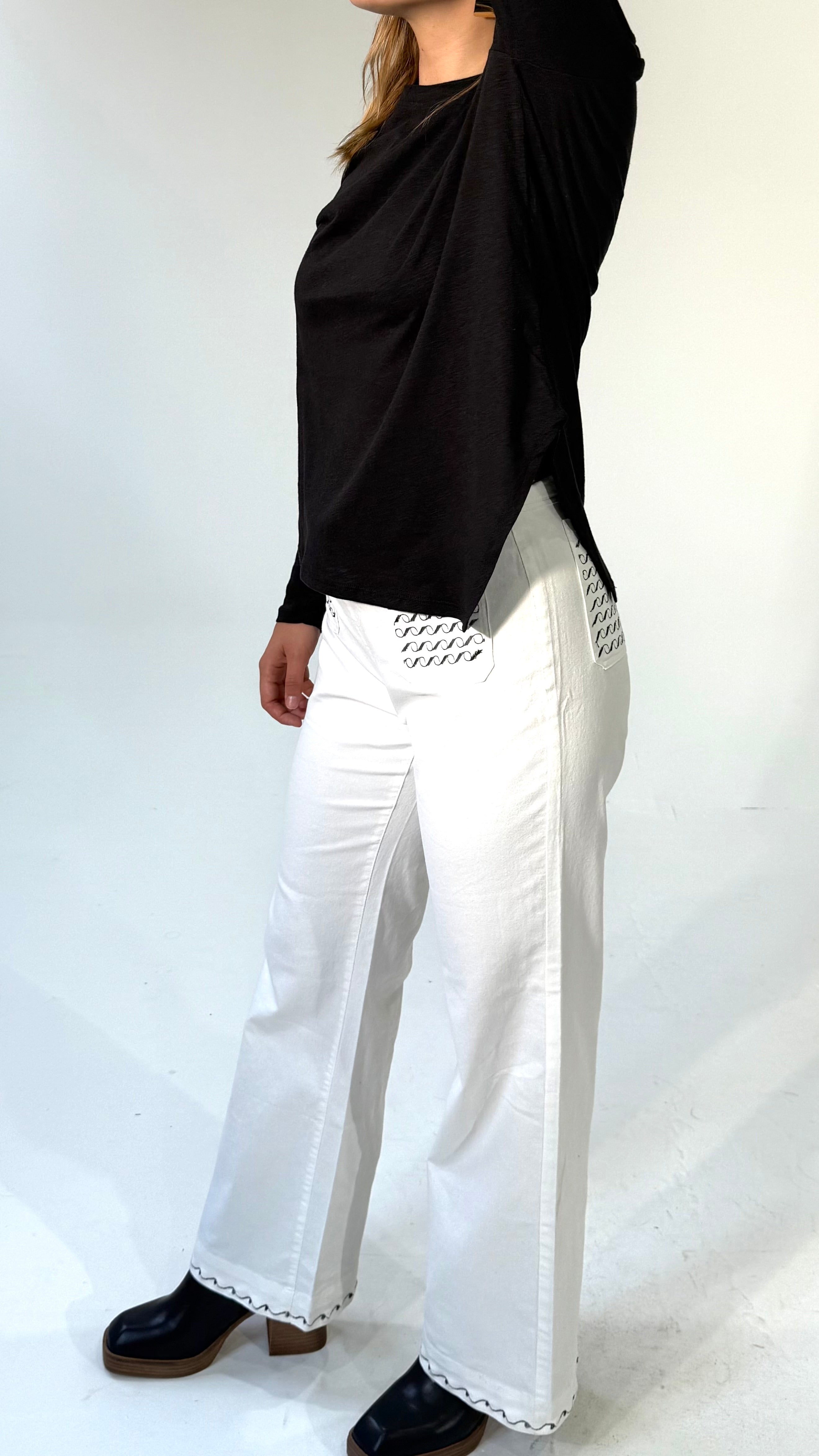 Low Rise White Wide Leg Pants with 4 Embroidered Pockets and  Embroidered Hemline